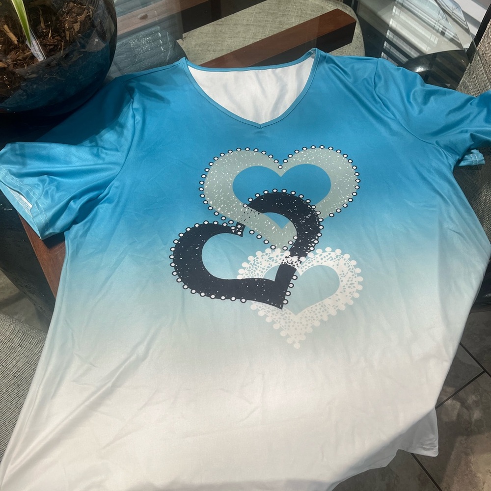 Blue and White Heart Graphic T-Shirt